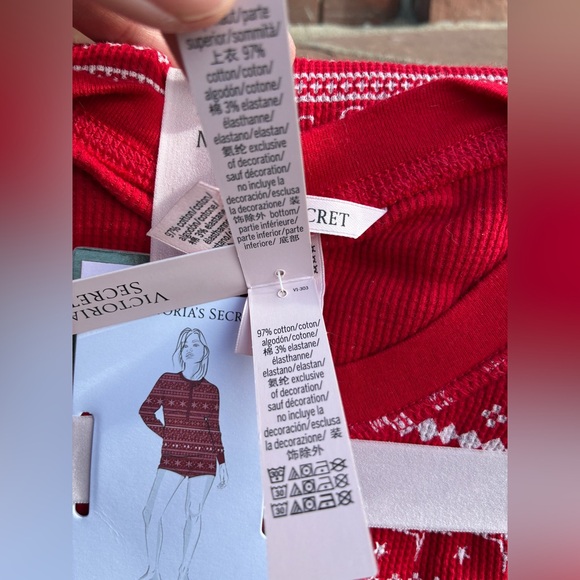 Victoria’s Secret Thermal Pajama Set Women’s M Red Fair Isle Top & Shorts - Picture 3 of 4